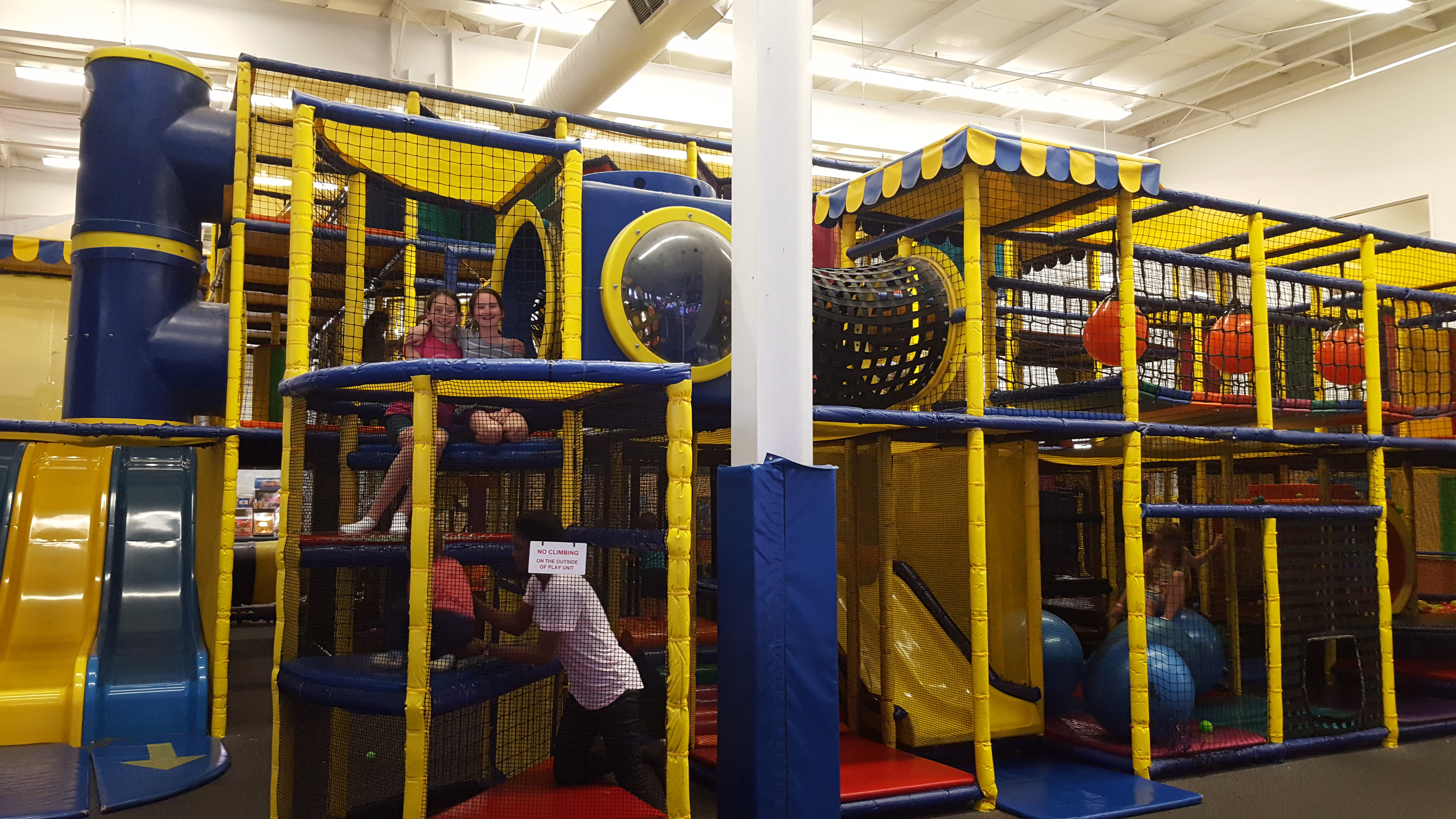 Bingemans Funworx play structure