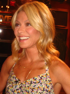 Kelly-on-set