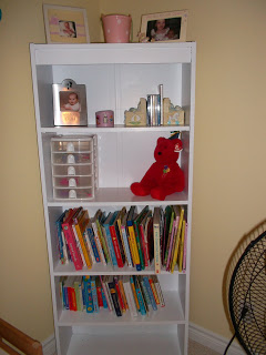 Maggie27s-bookshelf